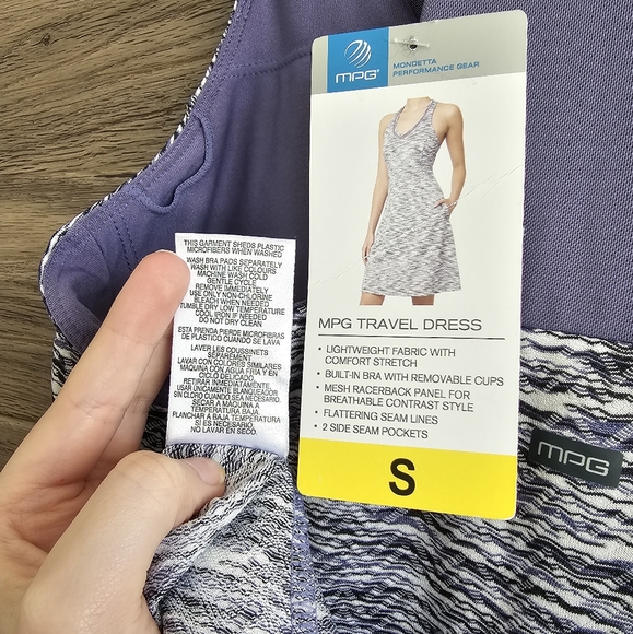 NWT purple active wear dress with pockets with padded build in bra size S - Picture 5 of 5